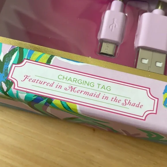 Lilly Pulitzer Charging Tag - Picture 3 of 4